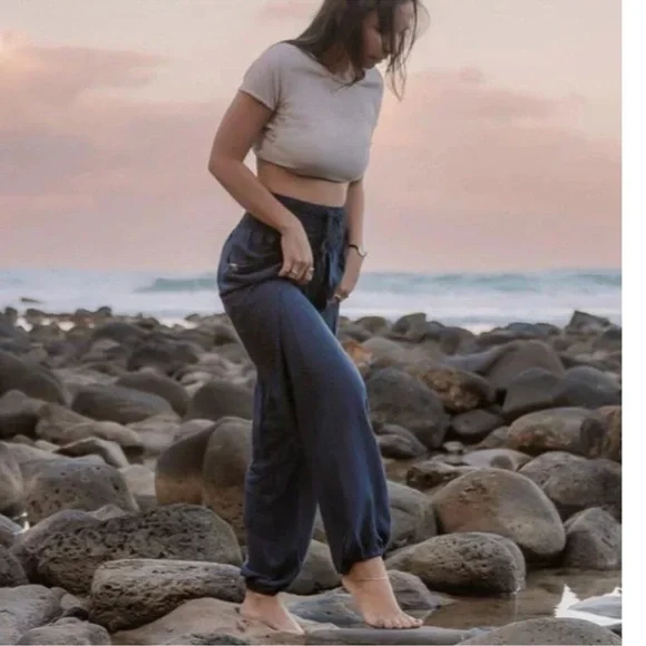 PIYoga Navy Scrunched Bottom Pant sz 12-16 - Picture 2 of 6